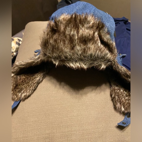 True Religion Trapper Hat Blue Denim Faux Fur Horseshoe Pockets Chin Strap NWT - Picture 15 of 15